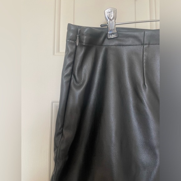 GAP black Faux leather skirt size large - Picture 5 of 7